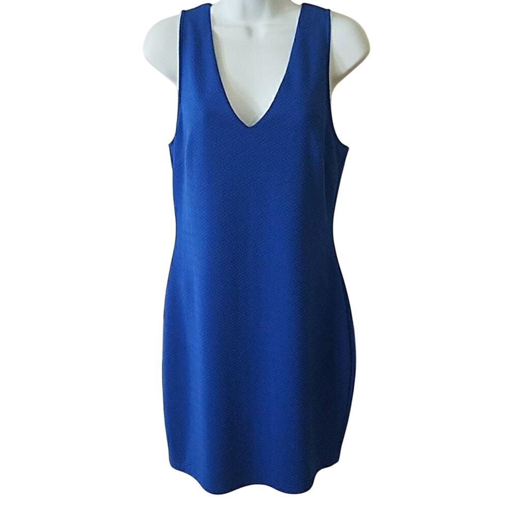 ASTR the label dress in royal blue plunging neckline, criss cross back sz L‎